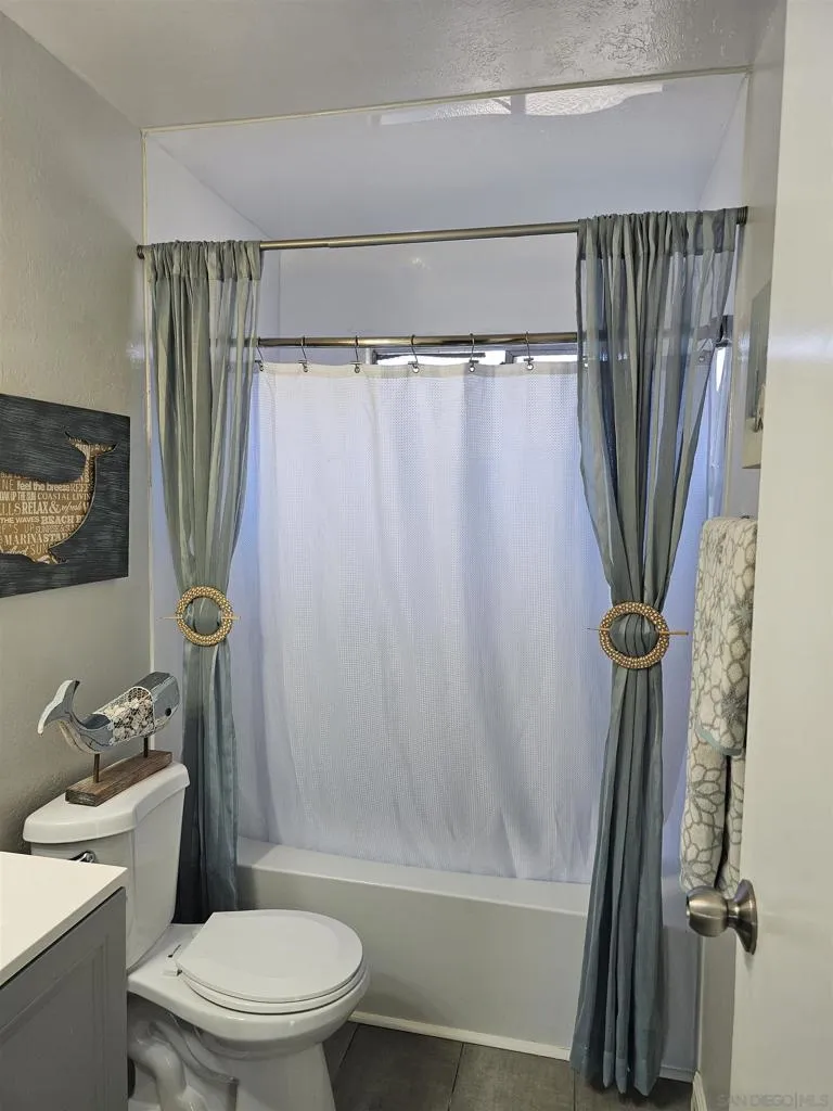 4858 Chateau Drive San Diego, CA 92117