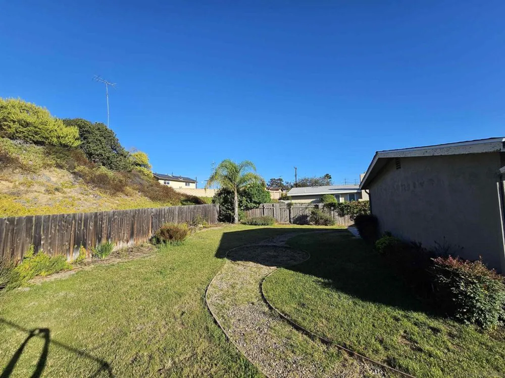 4858 Chateau Drive San Diego, CA 92117