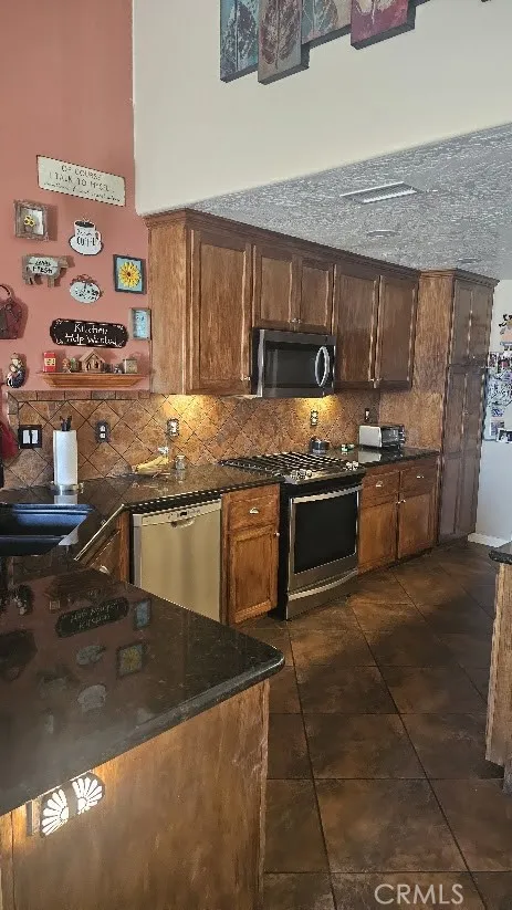 15455 Halinor Hesperia, CA 92345
