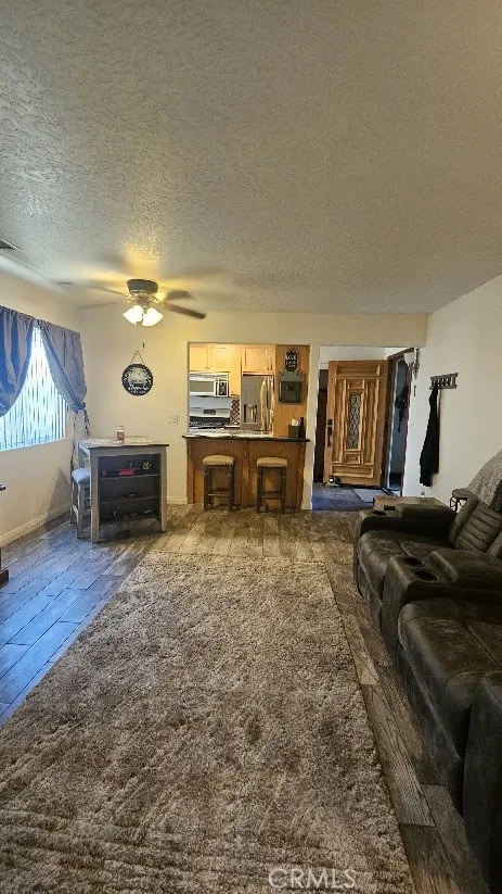 15455 Halinor Hesperia, CA 92345