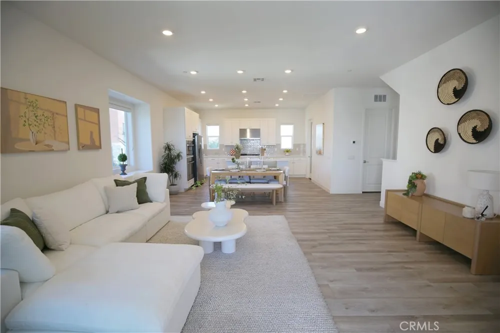 146 Abacus Irvine, CA 92618