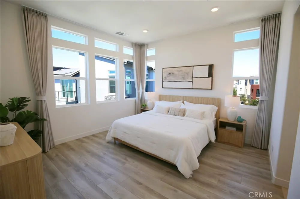 146 Abacus Irvine, CA 92618