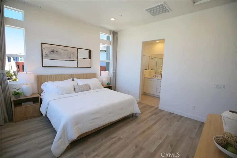146 Abacus Irvine, CA 92618