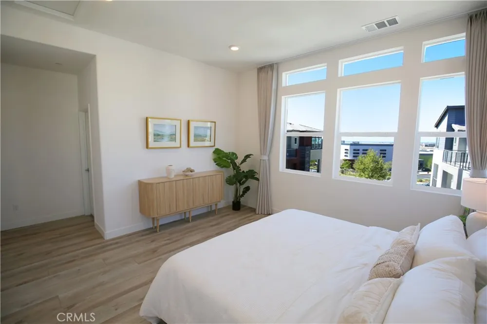 146 Abacus Irvine, CA 92618