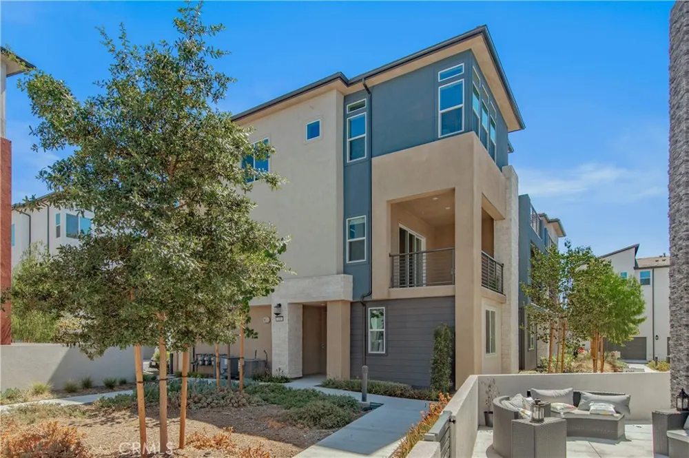 146 Abacus Irvine, CA 92618