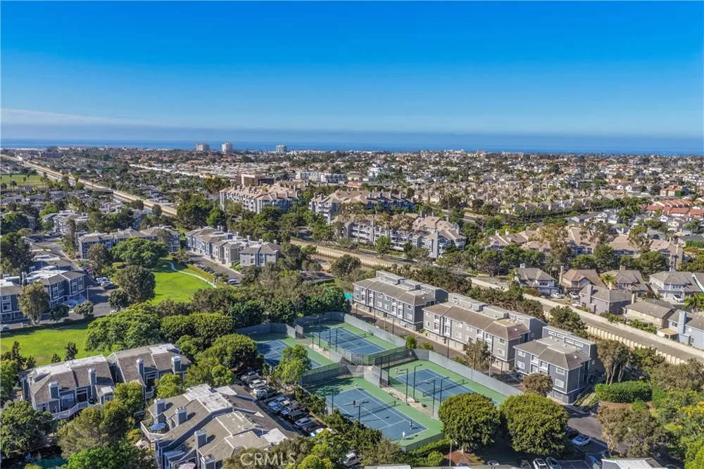 20331 Bluffside #307 Huntington Beach, CA 92646