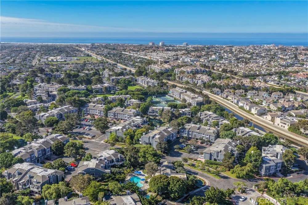 20331 Bluffside #307 Huntington Beach, CA 92646