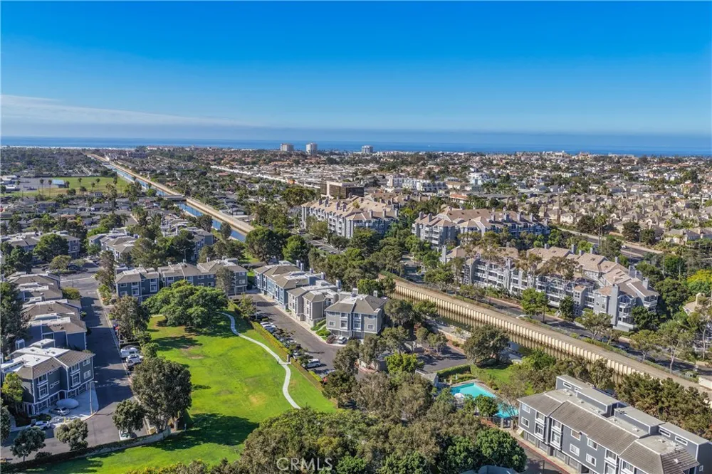 20331 Bluffside #307 Huntington Beach, CA 92646