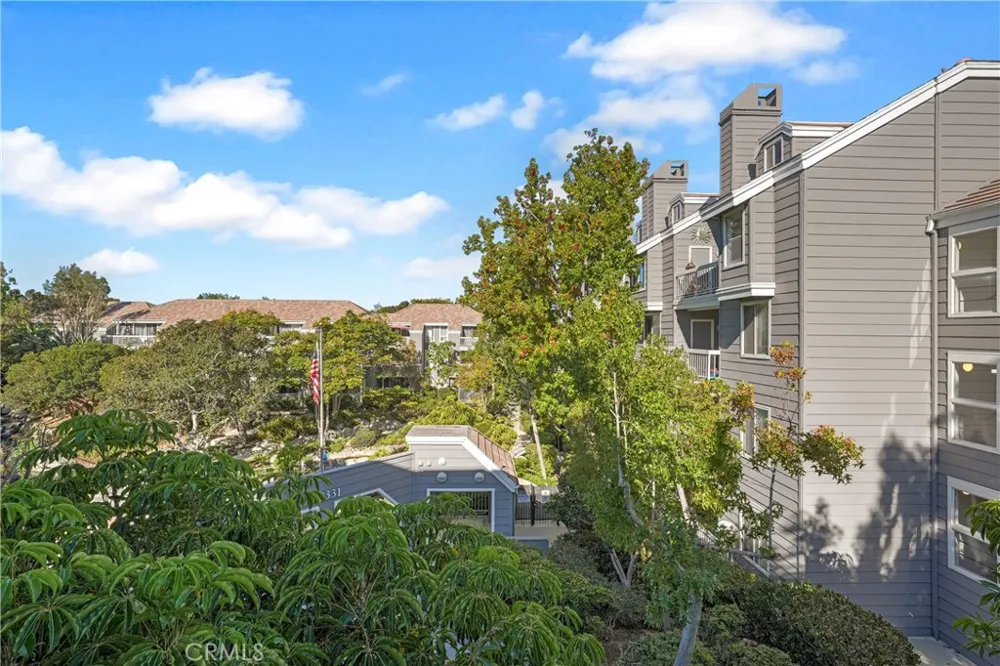 20331 Bluffside #307 Huntington Beach, CA 92646