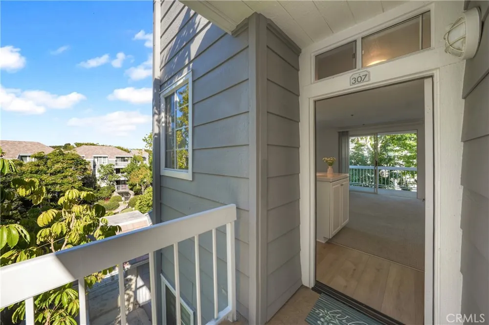20331 Bluffside #307 Huntington Beach, CA 92646