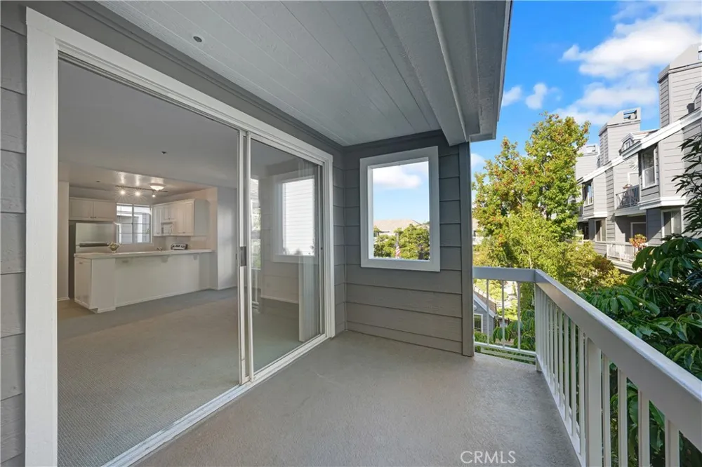 20331 Bluffside #307 Huntington Beach, CA 92646