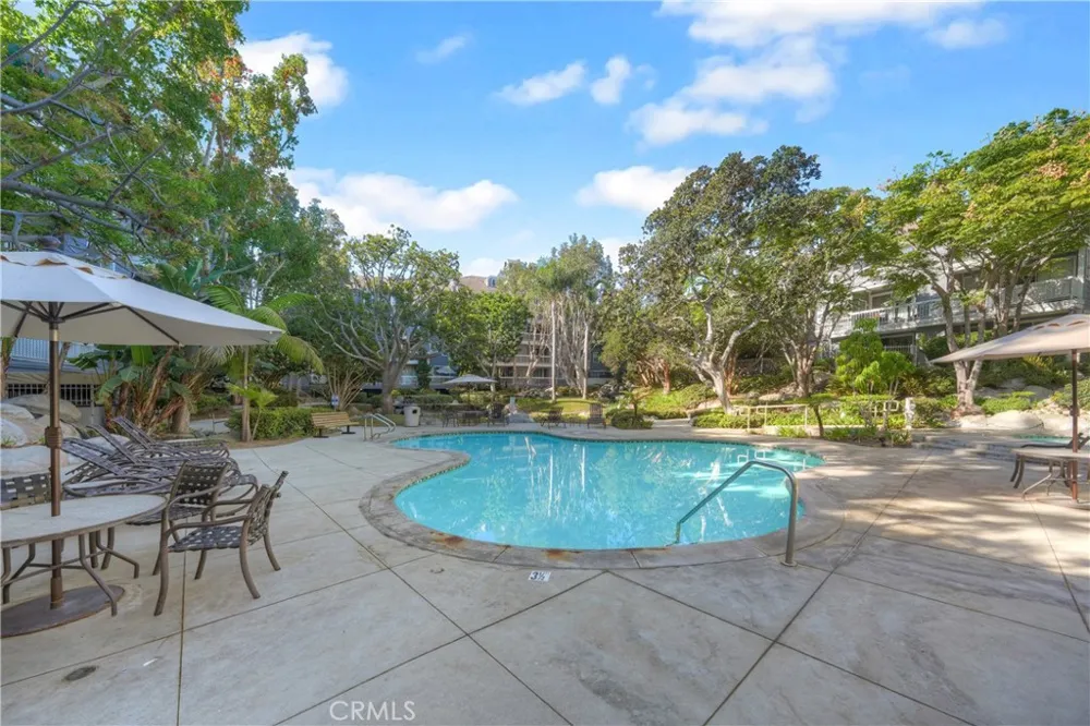 20331 Bluffside #307 Huntington Beach, CA 92646