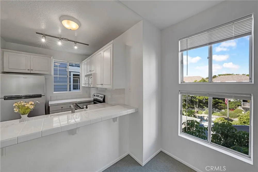 20331 Bluffside #307 Huntington Beach, CA 92646