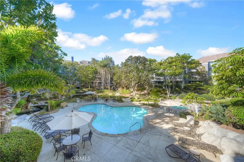 20331 Bluffside #307 Huntington Beach, CA 92646