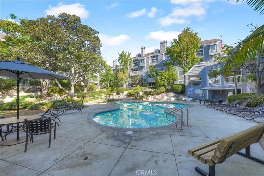 20331 Bluffside #307 Huntington Beach, CA 92646