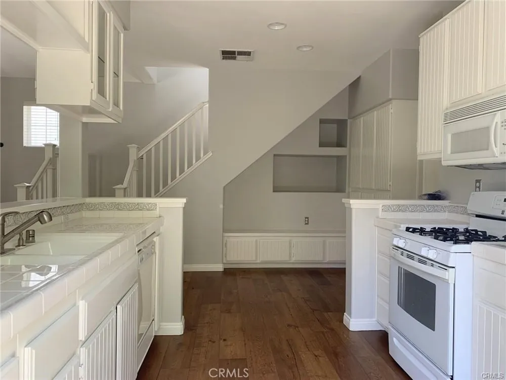 126 Winslow Lane Irvine, CA 92620