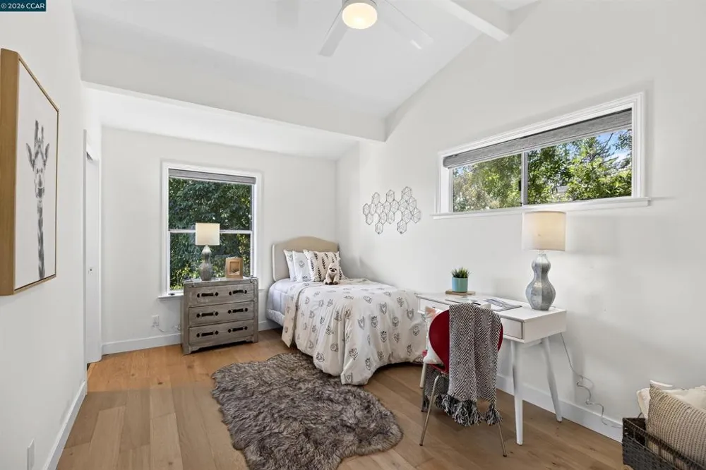 11 Las Palomas Orinda, CA 94563