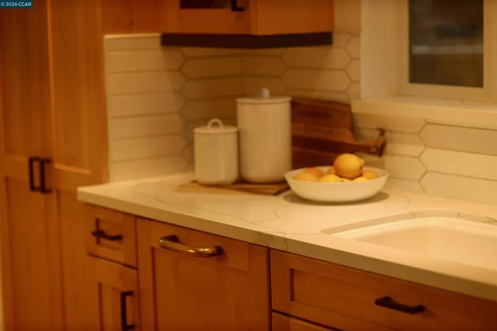 11 Las Palomas Orinda, CA 94563
