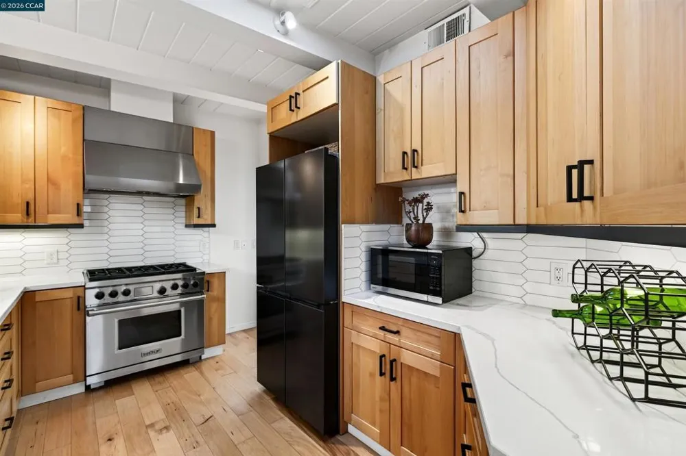 11 Las Palomas Orinda, CA 94563