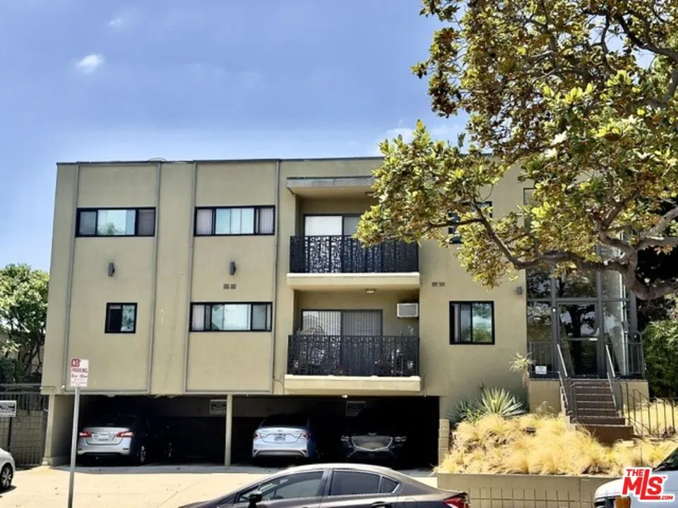 5030 Maplewood Avenue #105 Los Angeles, CA 90004