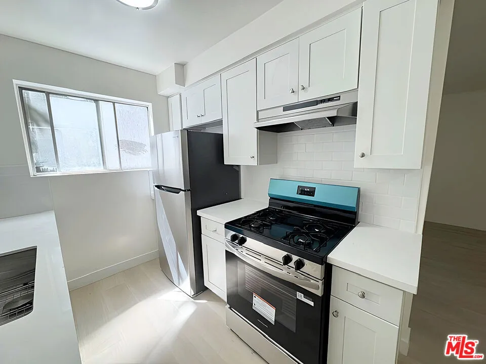 5030 Maplewood Avenue #105 Los Angeles, CA 90004