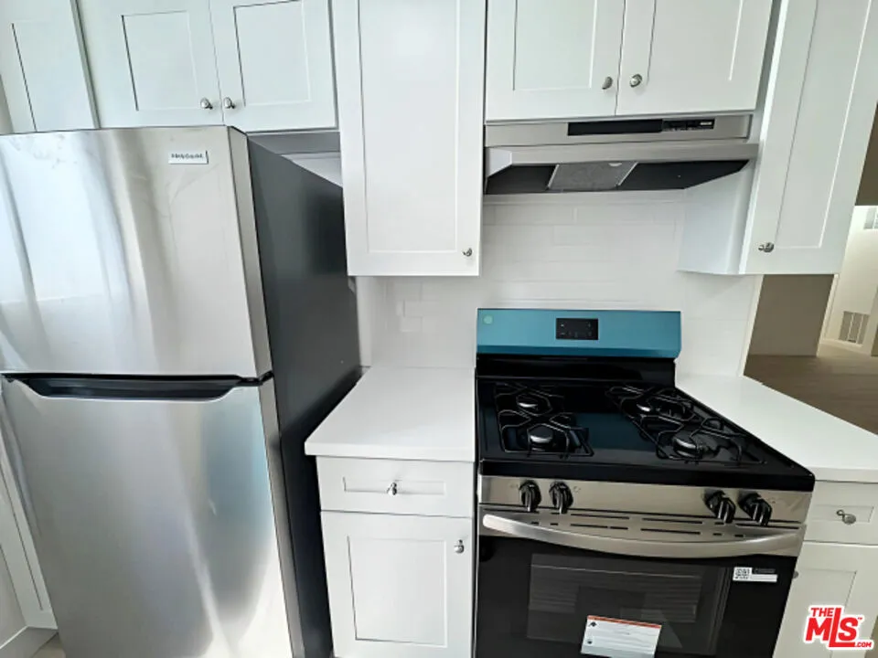 5030 Maplewood Avenue #105 Los Angeles, CA 90004