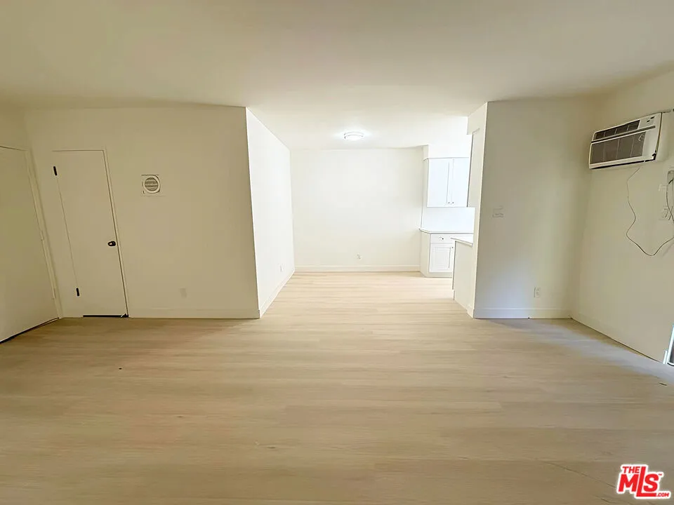 5030 Maplewood Avenue #105 Los Angeles, CA 90004
