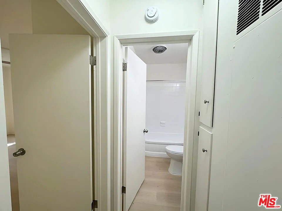5030 Maplewood Avenue #105 Los Angeles, CA 90004