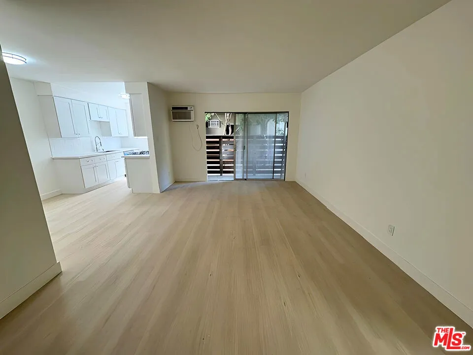 5030 Maplewood Avenue #105 Los Angeles, CA 90004
