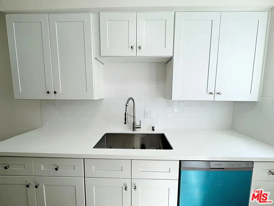 5030 Maplewood Avenue #105 Los Angeles, CA 90004