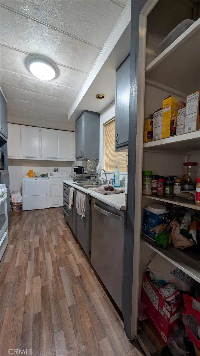 1560 Massachusetts #96 Riverside, CA 92507