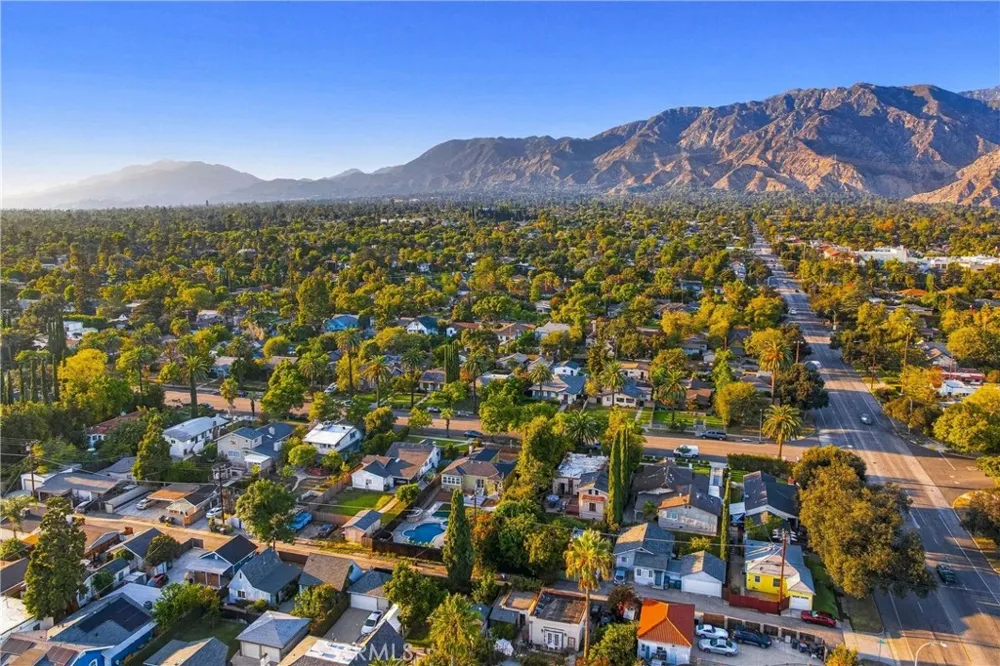 1770 Paloma St Pasadena, CA 91104