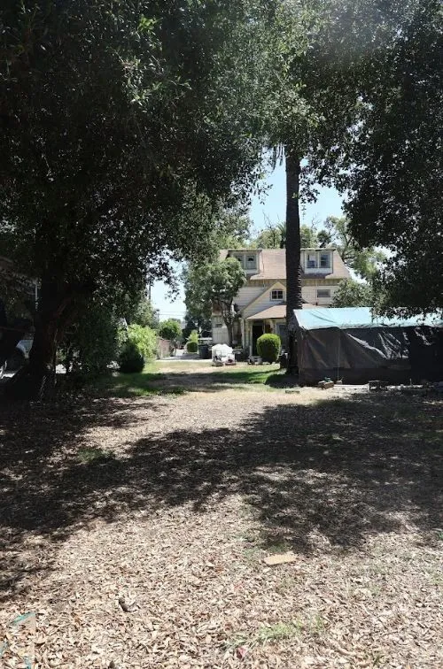 209 Carlton Pasadena, CA 91103