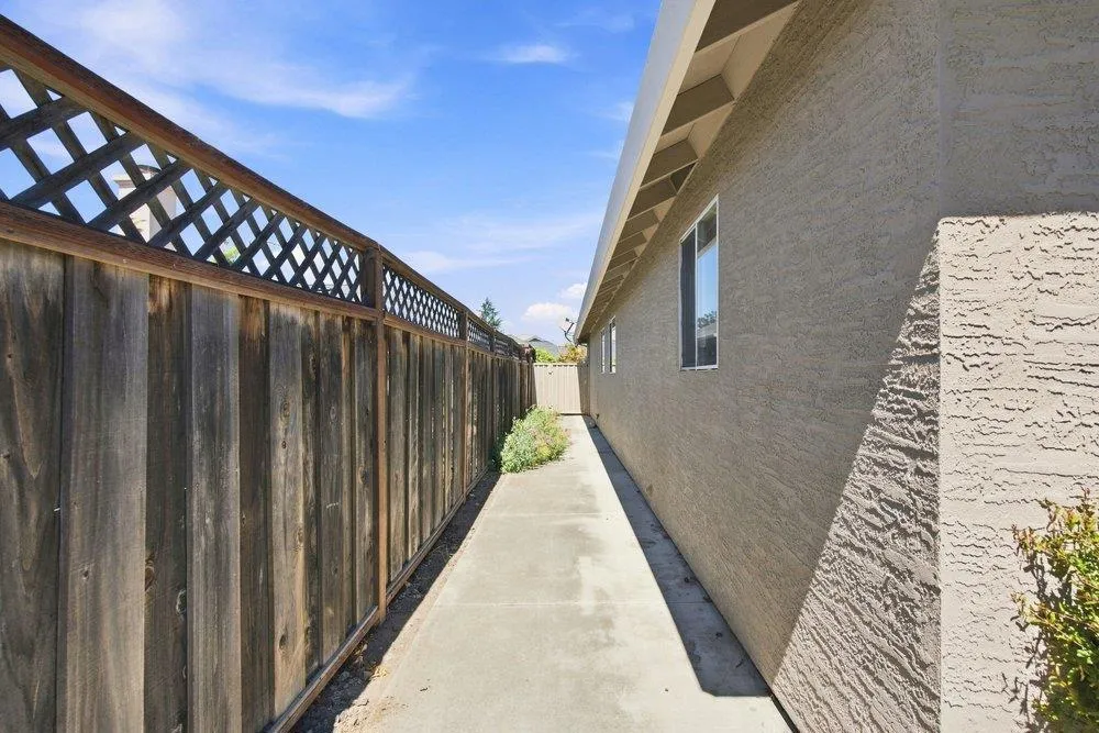 1611 Napa Court Hollister, CA 95023