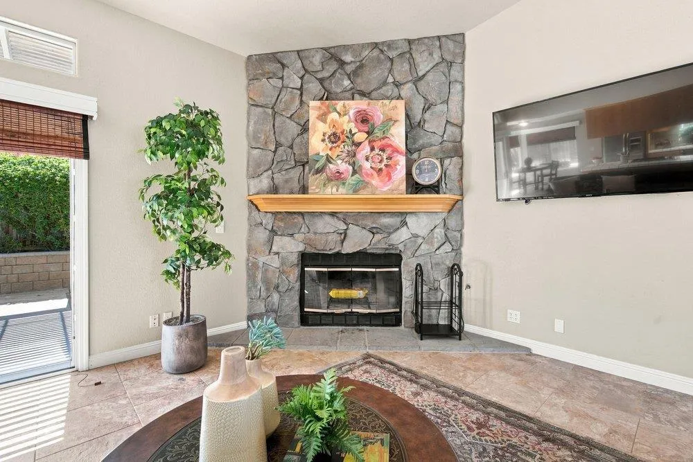 1611 Napa Court Hollister, CA 95023