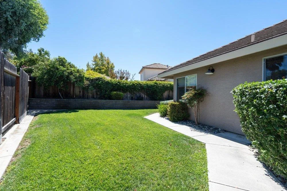 1611 Napa Court Hollister, CA 95023
