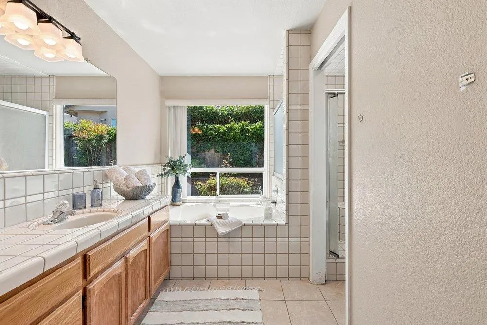 1611 Napa Court Hollister, CA 95023