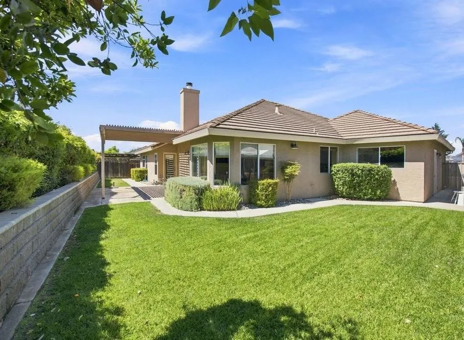 1611 Napa Court Hollister, CA 95023