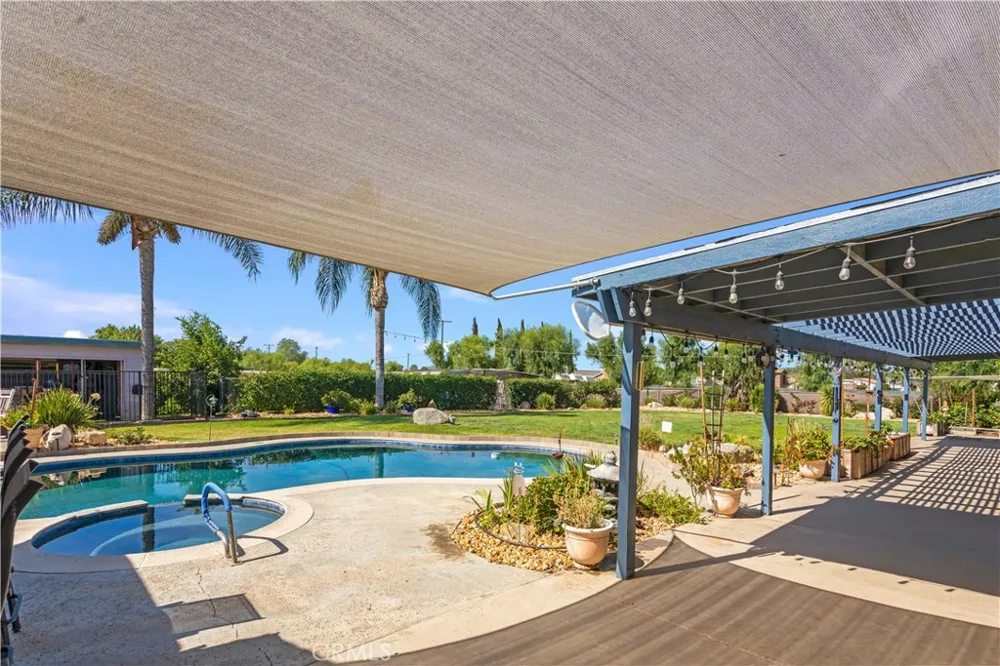 27753 Calle De Leon Romoland, CA 92585