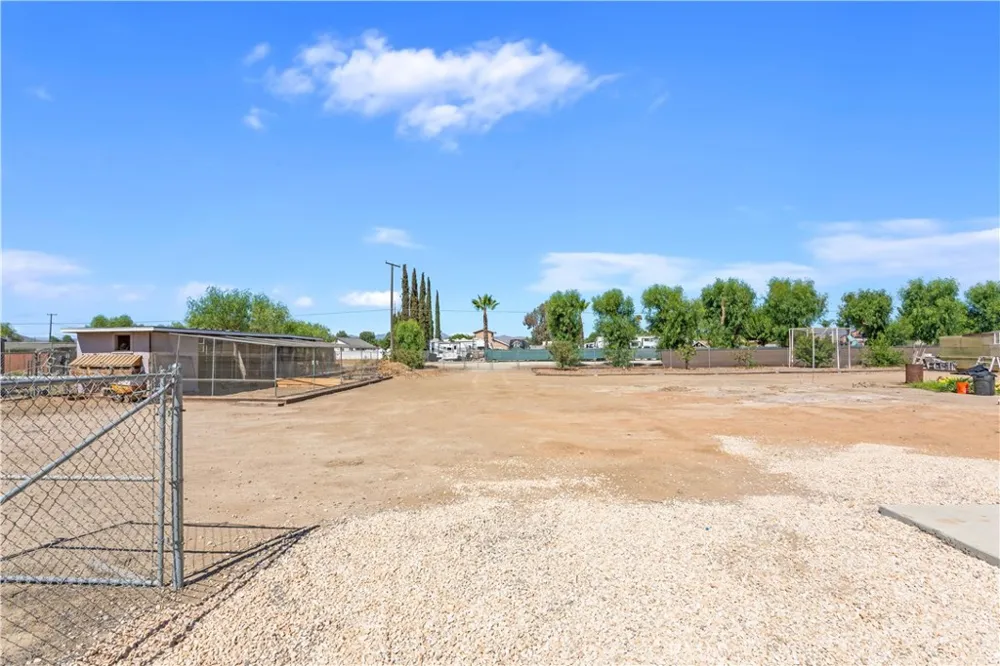 27753 Calle De Leon Romoland, CA 92585