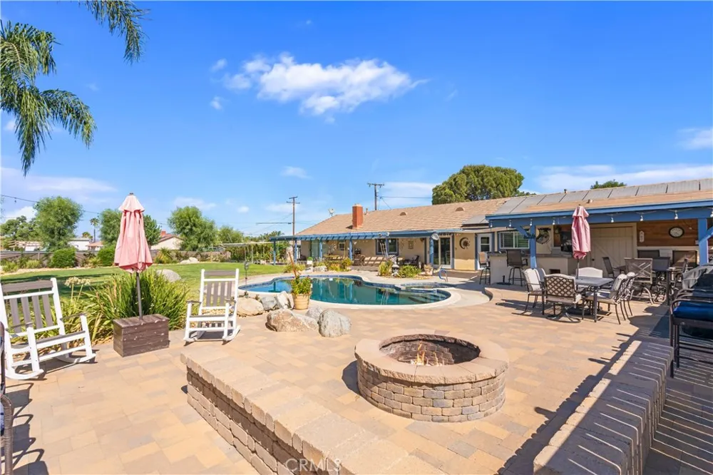 27753 Calle De Leon Romoland, CA 92585