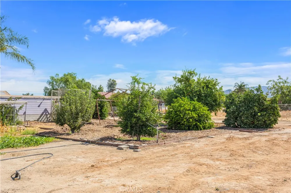 27753 Calle De Leon Romoland, CA 92585