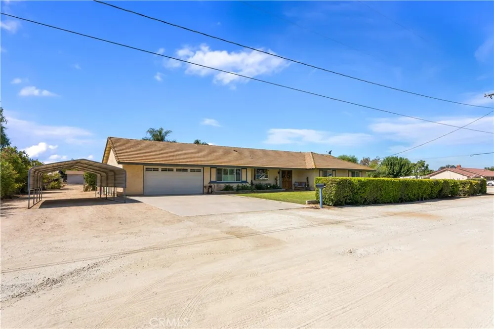 27753 Calle De Leon Romoland, CA 92585