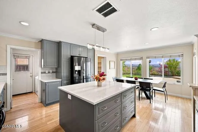 32604 Ridge Top Lane Castaic, CA 91384