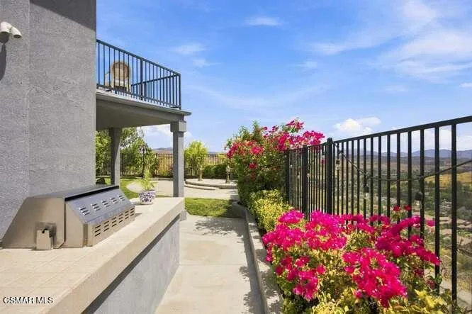 32604 Ridge Top Lane Castaic, CA 91384
