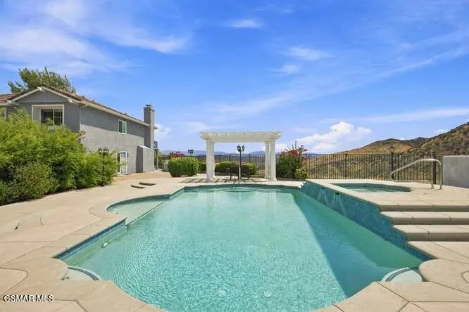 32604 Ridge Top Lane Castaic, CA 91384
