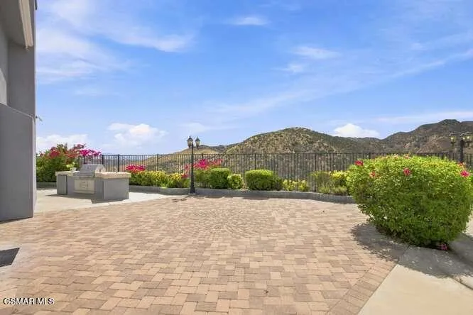 32604 Ridge Top Lane Castaic, CA 91384