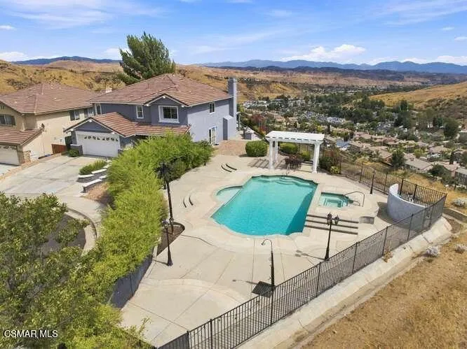 32604 Ridge Top Lane Castaic, CA 91384