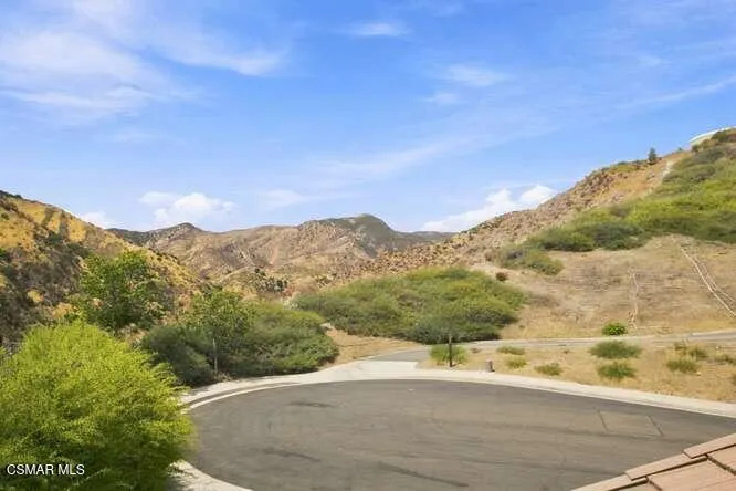 32604 Ridge Top Lane Castaic, CA 91384