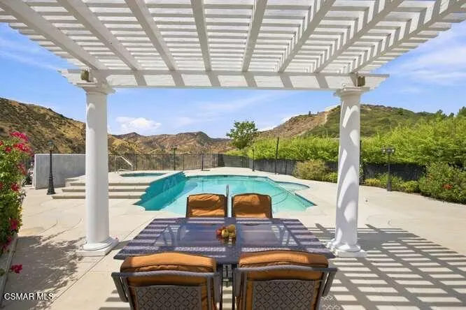 32604 Ridge Top Lane Castaic, CA 91384